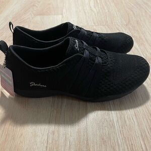 Skechers Women's Black Knit Sneakers